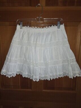 Victoria Secret Medium White Eyelet Crochet Lined Mini Skirt Size Small